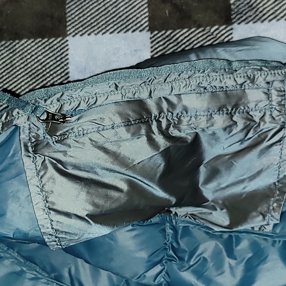 Eddie Bauer.  Lightweight puffer parka. Full-zip. Like-new.  Women's size Small. - Picture 12 of 16